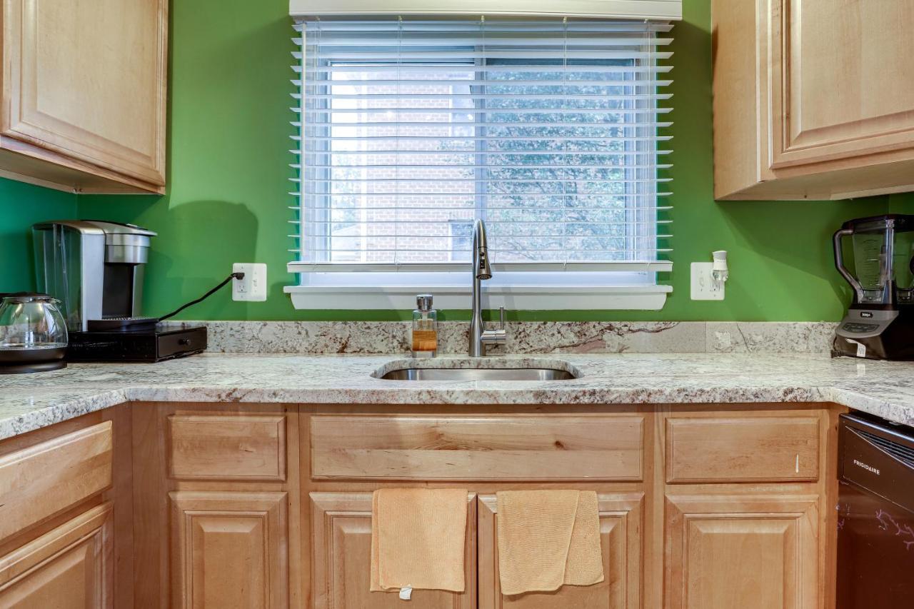 Escape To Our Cozy 3 Bed Rm 2 Bath Unit In Alexandria Va 빌라 외부 사진